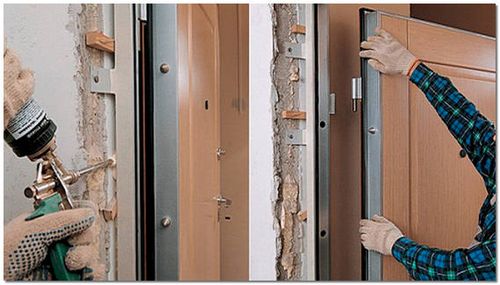 Как правильно установить входную деревянную дверь своими руками видео
