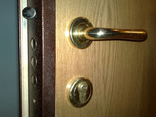 Дверная ручка для межкомнатных дверей как разобрать